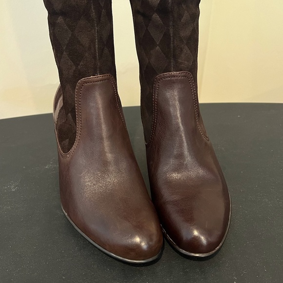 BORN WOMENS TALL LEATHER DIAMOND PATTERN BOOTS / SIZE: 9 - Picture 5 of 13